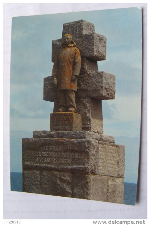 29 / Finistère - Ile De Sein - Le Monument Des F.F.L. Le Soldat Qui Ne Se Reconnaît Pas Vaincu A Toujours Raison - Ile De Sein