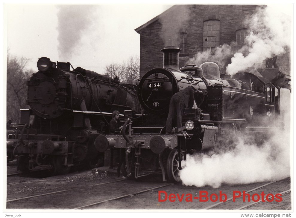 Railway Photo LMS Ivatt 2-6-2T 41241 USATC 160 HAWORTH K&WVR - Trains