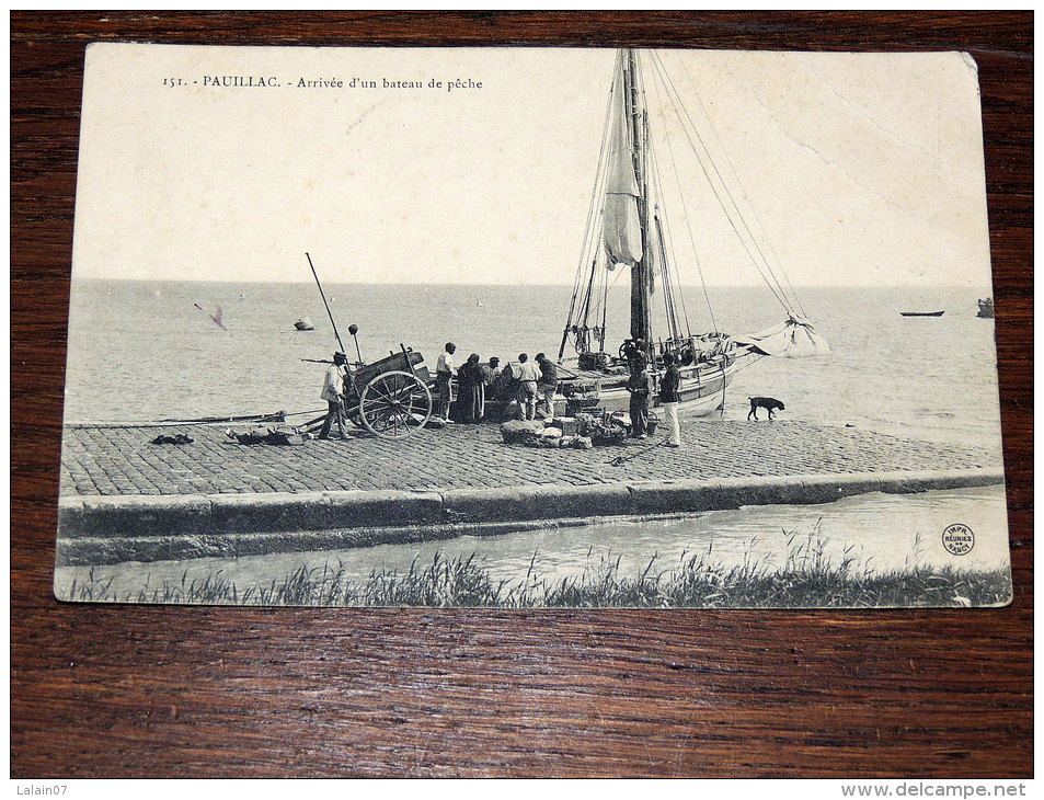 Carte Postale Ancienne : PAUILLAC : Arrivée D'un Bateau De Pêche En 1908 - Pauillac