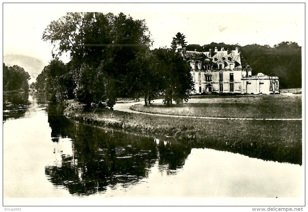 Acquigny. Le Chateau Et La Rivière. - Acquigny