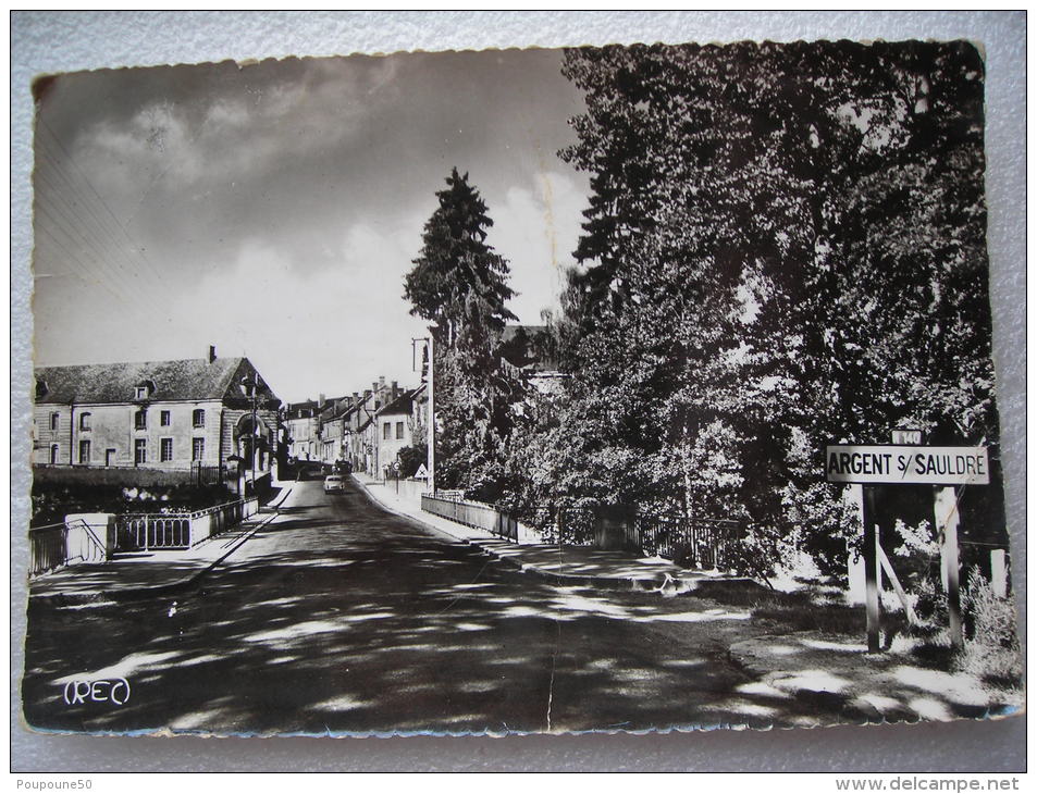 CP 18 ARGENT SUR SAULDRE (route De Gien N 140 ) Entrée Du Village Pont Sur La Sauldre - Argent-sur-Sauldre