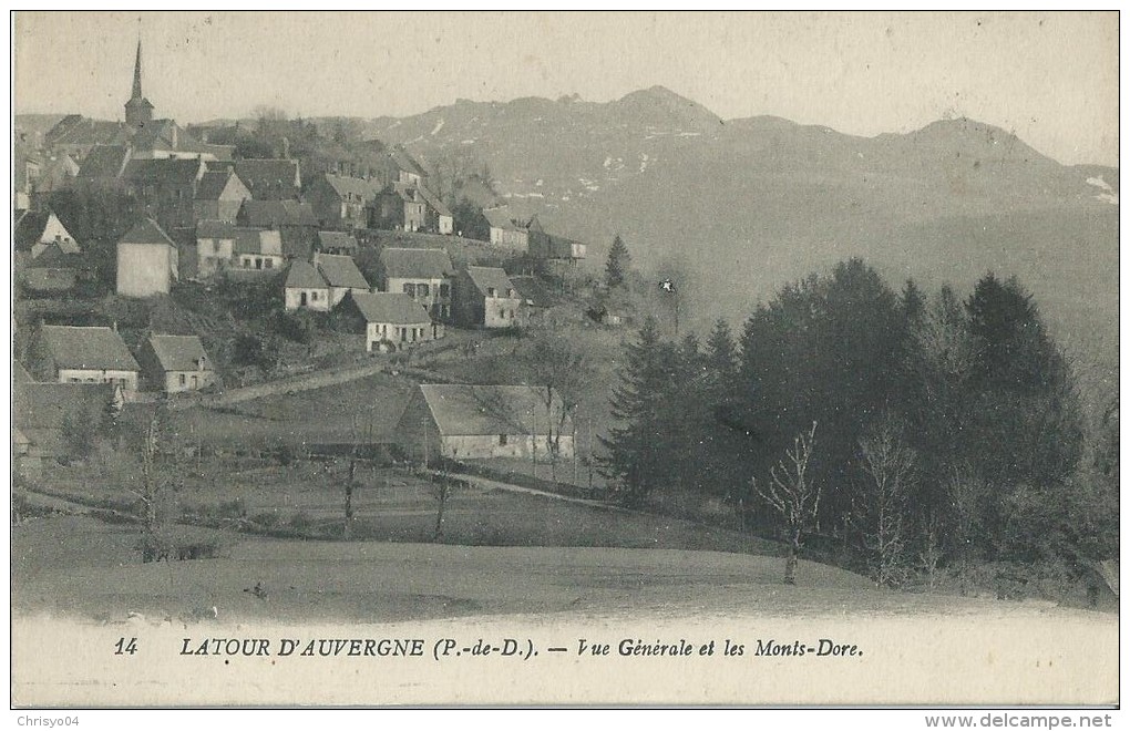 27Ro  63 Latour D'Auvergne Vue Generale Et Les Monts Dorés (vue Pas Courante) - Autres & Non Classés