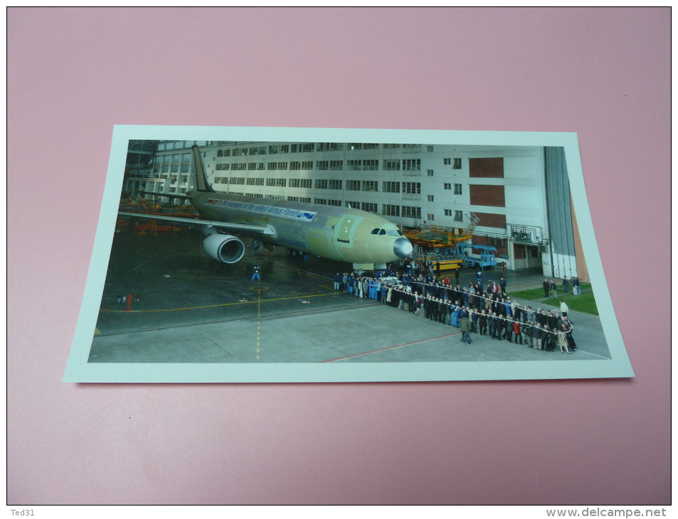 Celebration Celebrating AIRBUS A 300  28 09 1973 The Youngest Of The Eldest Airbus Family - Demonstraties