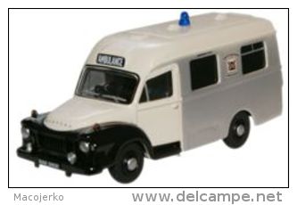 Oxford 76BED005, Bedford J1 Ambulance Hertfordshire, 1:76 - Véhicules Routiers