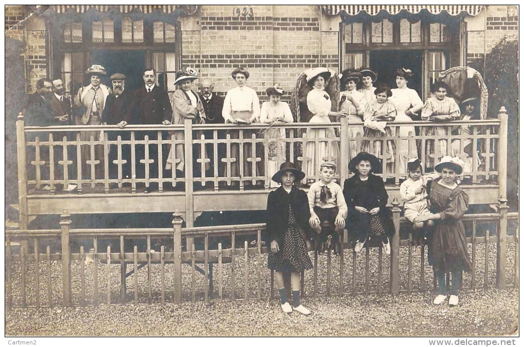 CARTE PHOTO : ROUEN OU ALENTOURS UNE GRANDE FAMILLE DEVANT SA VILLA 1906 - Autres & Non Classés