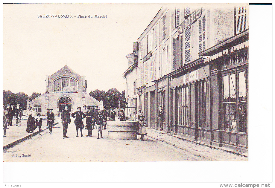 SAUZE-VAUSSAIS  --  Place Du Marché - Sauze Vaussais