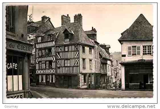 Montivilliers - Place Du Coeur Et Le Café Du Coeur - Noir Et Blanc Dentelée - Montivilliers