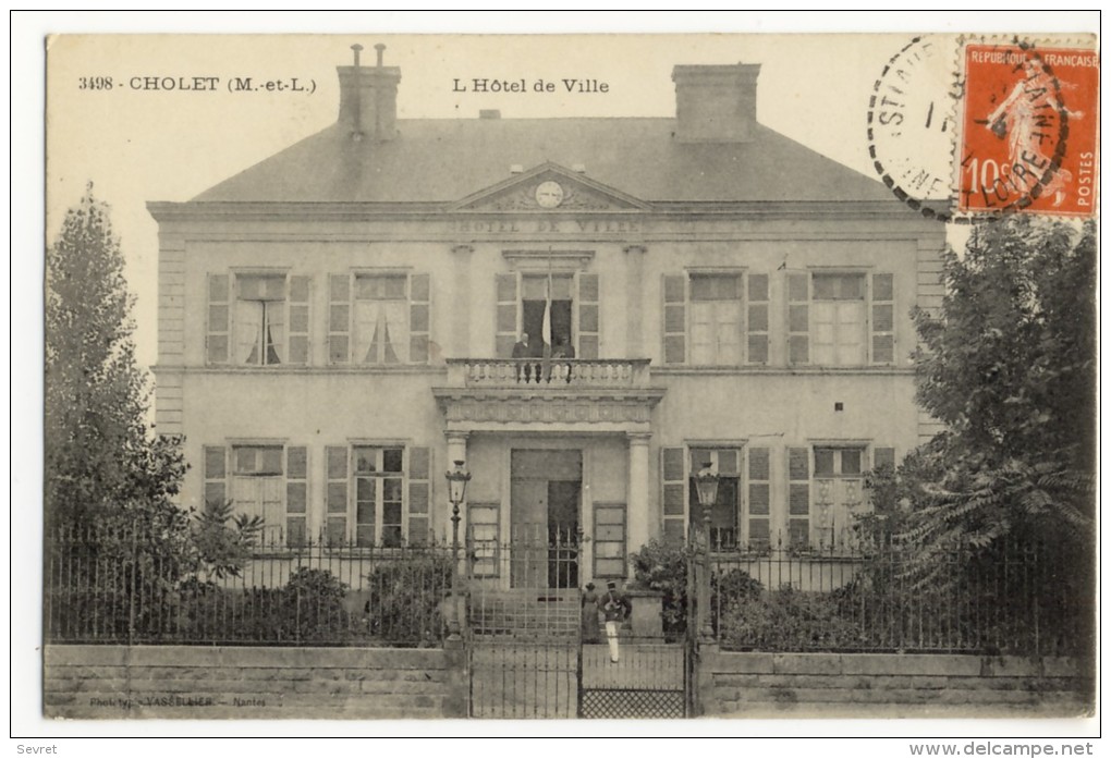 CHOLET. - L'Hôtel De Ville - Cholet