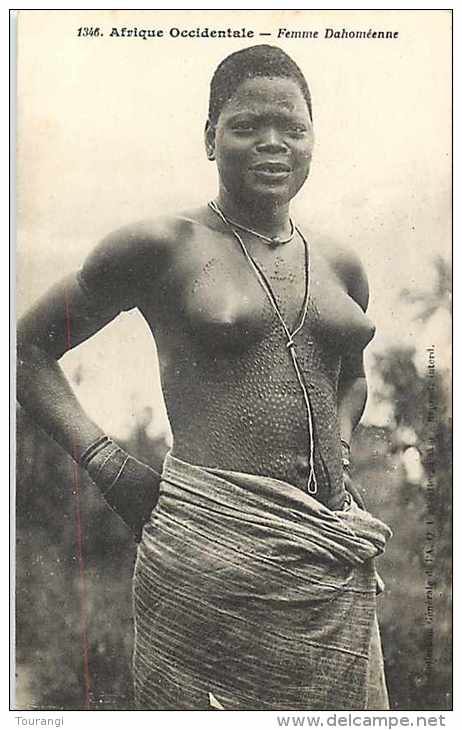 Juin13 764 : Dahomey  -  Femme Africaine - Benin