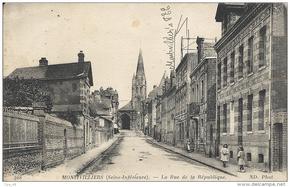 Seine Maritime : Montivilliers, La Rue De La Republique - Montivilliers