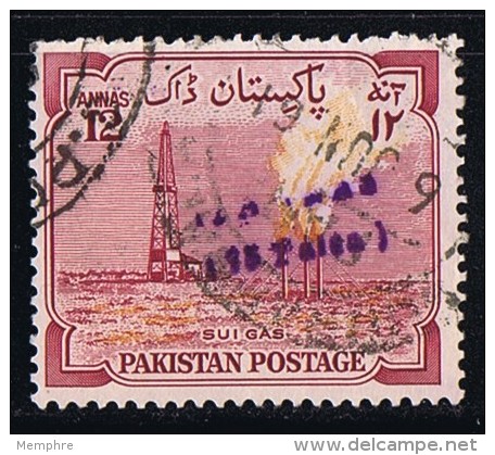 1961   12 A Gas Plant SG 76  Handstamped With New Currency Value - Pakistan