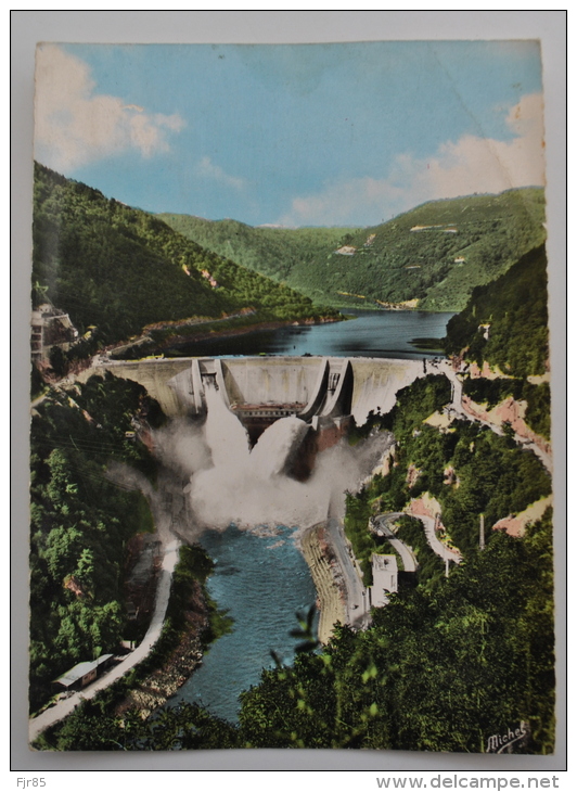 GORGES DE LA DORDOGNE BARRAGE DU CHASTANG LES DEVERSOIRS - Juillac