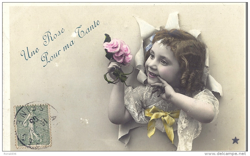 Cp UNE ROSE POUR MA TANTE ( Surréaliste Sortie D'une Carte )enfant Fillette Dentelle Coiffure Adr LES SABLES D'OLONNE 85 - Humorous Cards