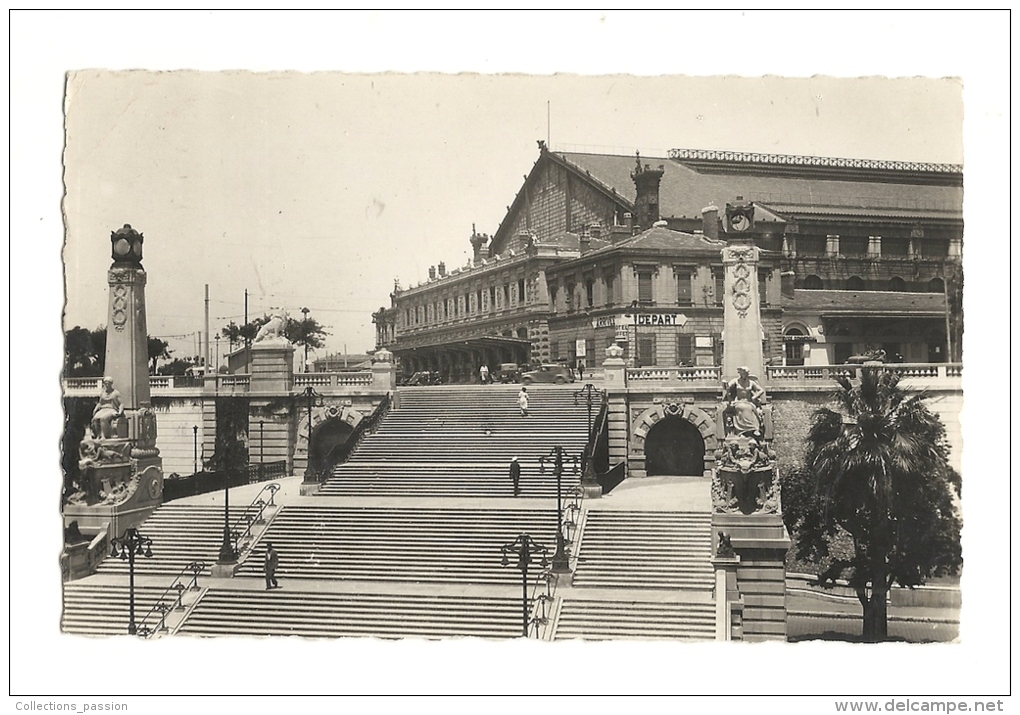 Cp, 13, Marseille, Escalier Monumental De Gare St-Charles, Voyagée 1950 - Estación, Belle De Mai, Plombières