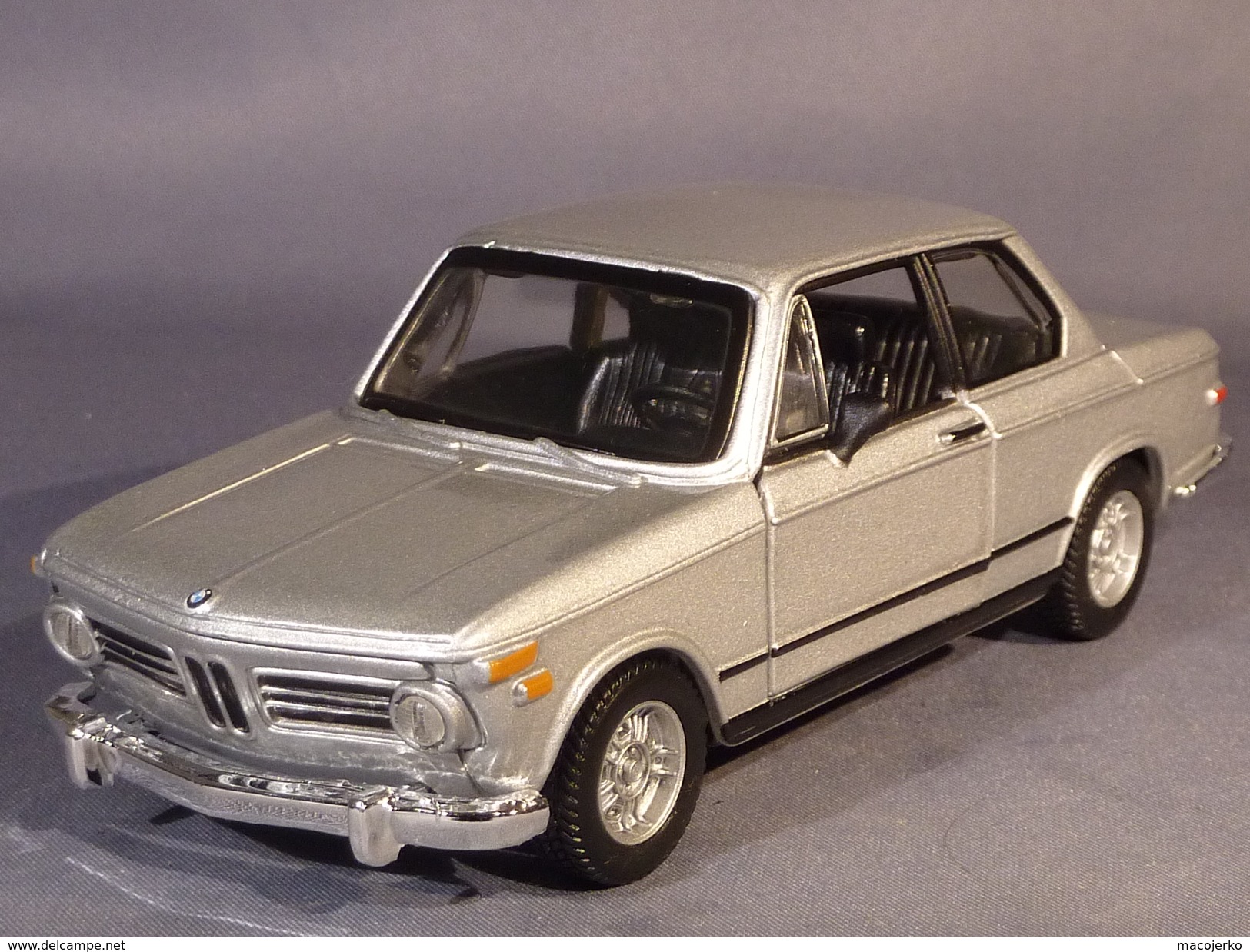 Burago 18-43200, BMW 2002 Tii, 1972, 1:32 - Scale 1:32