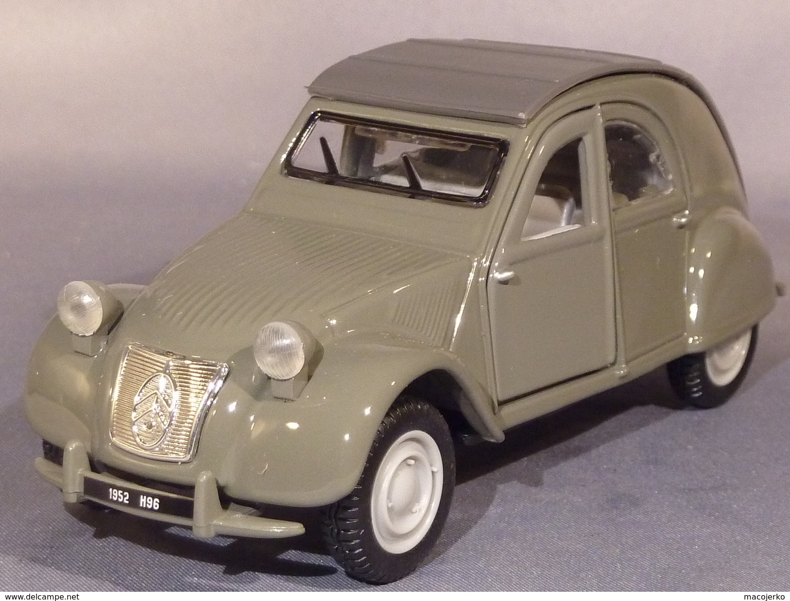 Burago 18-43200, Citroën 2CV, 1:32 - Echelle 1:32