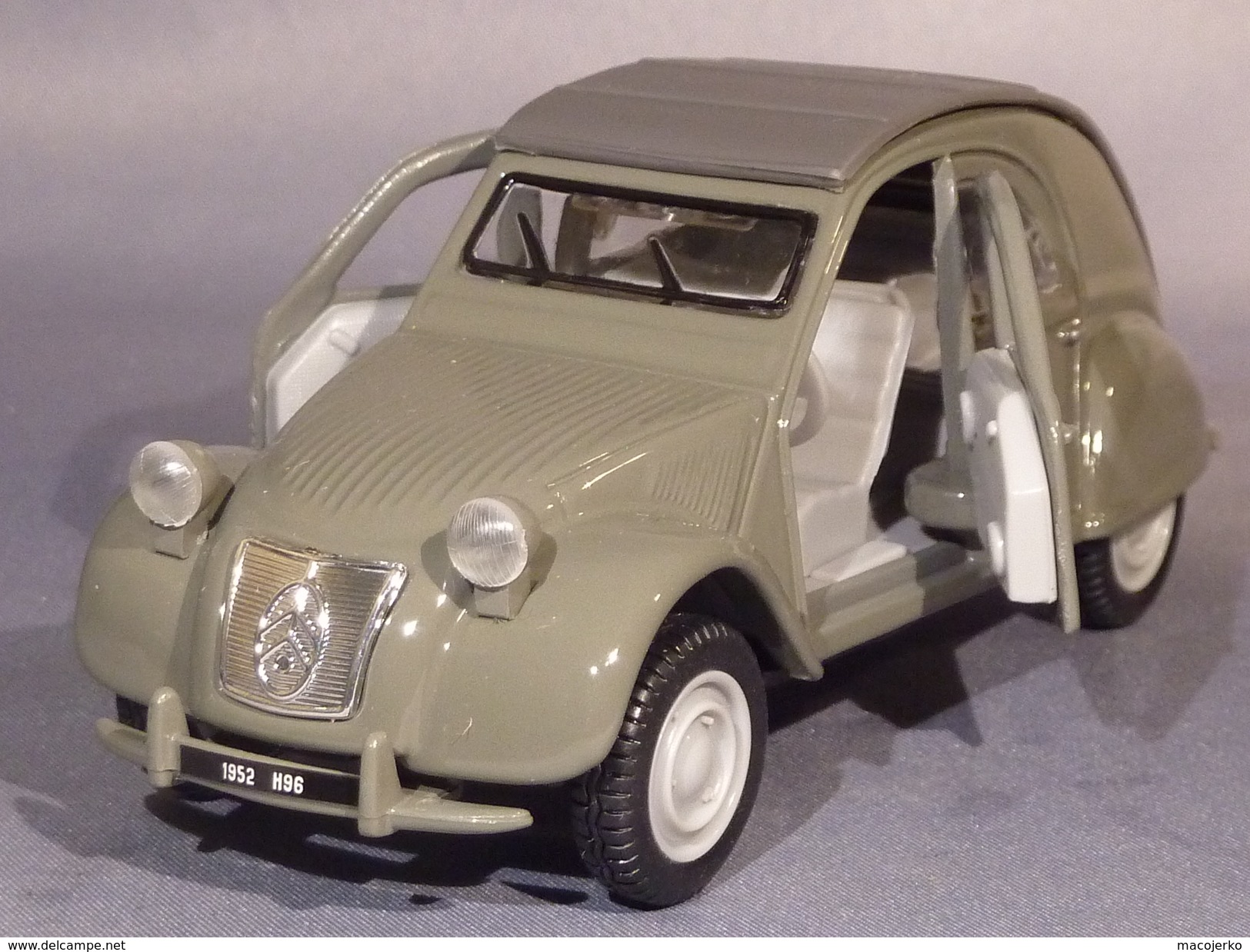 Burago 18-43200, Citroën 2CV, 1:32 - Escala 1:32