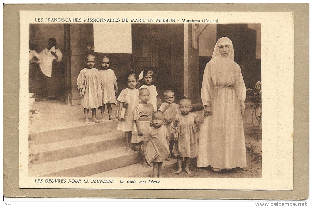 LES FRANCISCAINES MISSIONNAIRES DE MARIE EN MISSION MURATUWA EN  ROUTE  VERS  L  ECOLE - Sri Lanka (Ceylon)