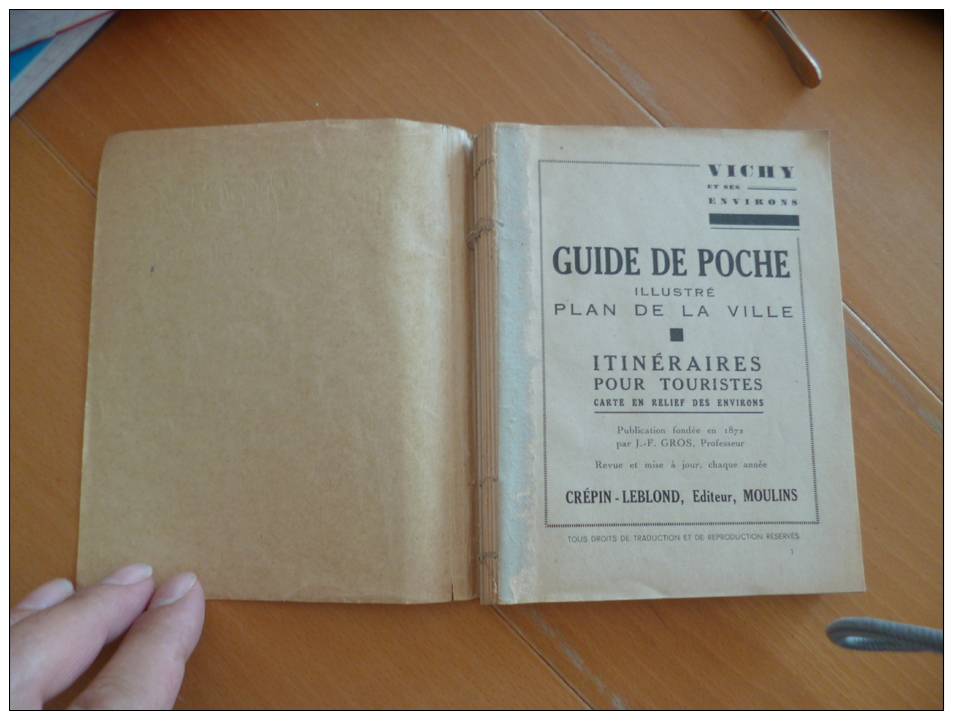 Guide Touristique Vichy Et Ses Environs. Guide Poche Automobile.176 Pages Sans Carte - Tourisme