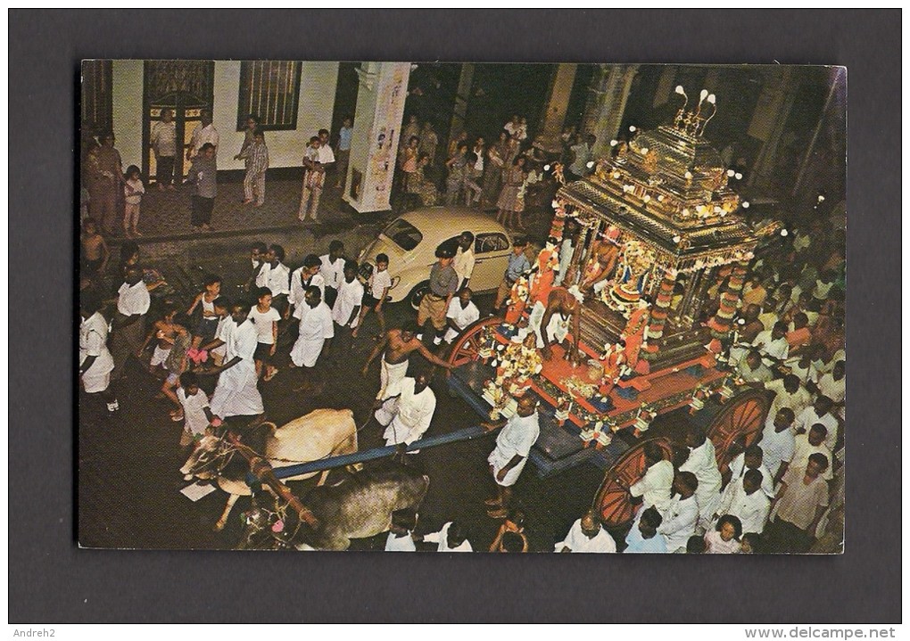 SINGAPORE - SINGAPOUR - THAIPUSAM FESTIVAL - CHARIOT DRAWN BY BULLOCK CARTS - Singapour