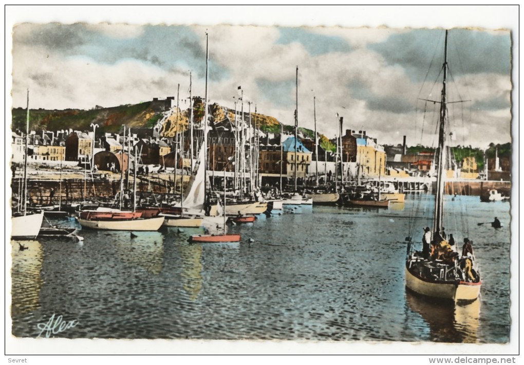 CHERBOURG. - Avant-Port Et La Montagne Du Roule.  CPSM 9x14 - Cherbourg