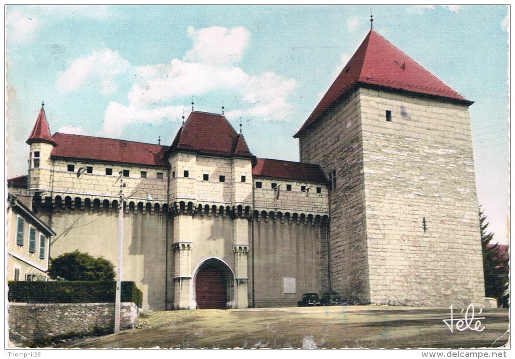 ANNECY (Haute-Savoie) - Façade Et Entrée Du Château De Nemours (2 Autos Stationnées) - Circulée En 1961, 2 Scans - Annecy