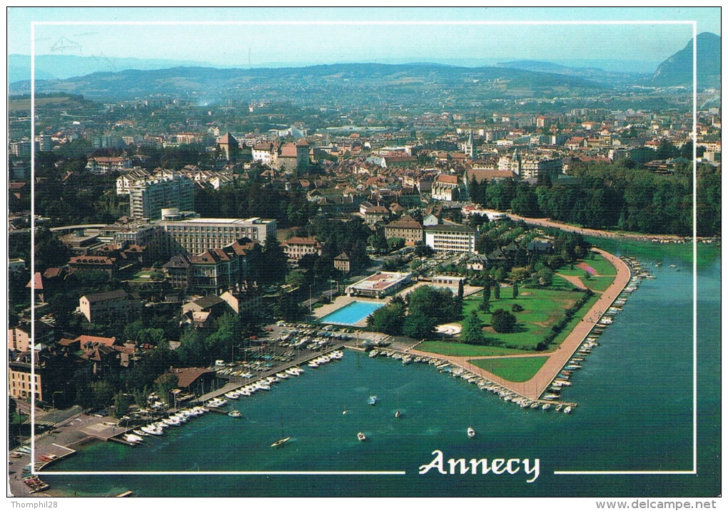 ANNECY (Haute-Savoie) - Le Lac Et La Ville - Vue Aérienne Avec La Piscine Et Le Port - 2 Scans - Annecy