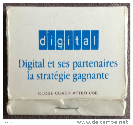 Calculette De Poche DIGITAL - Imitation Boite D'allumette - Pour Collectionneur - Andere Toestellen