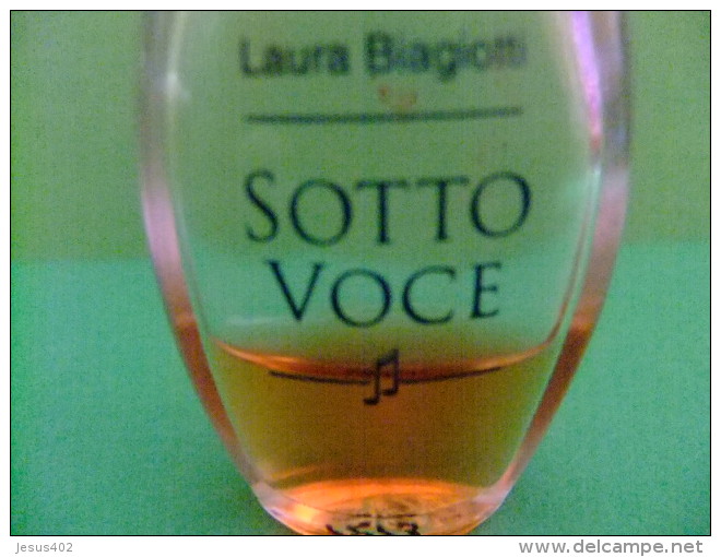 MINIATURE  EAU DE PARFUM --- SOTTO VOCE  ---  LAURA BIAGIOTTI  --  ROMA --- 17 Fl Oz 5ml      ECHANTILLON DE COLLECTION - Miniaturas Mujer (sin Caja)