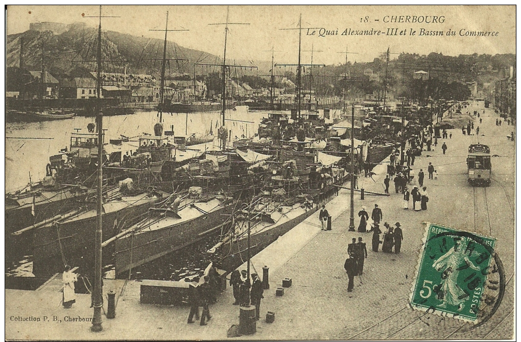 1o - 50 - Cherbourg - Manche - Le Quai Alexandre III Et Le Bassin Du Commerce - Tram - Quai Animé - P.B N° 18 - Cherbourg