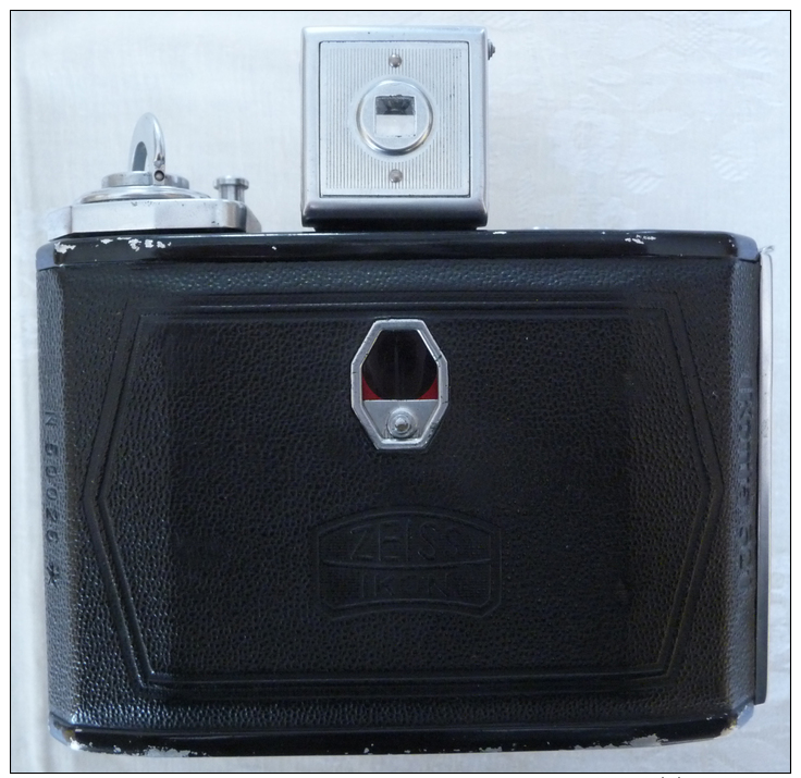 Vintage Zeiss Ikon Ikonta 521 (A) folding camera with Novar Anastigmat 1:6,3, f=7,5 cm lens