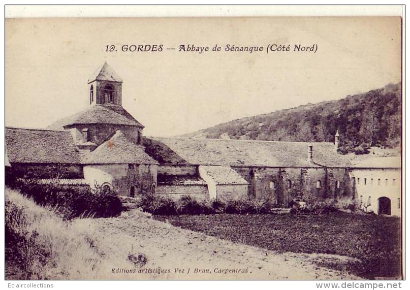 Gordes   84      Abbaye De Sénanque - Gordes
