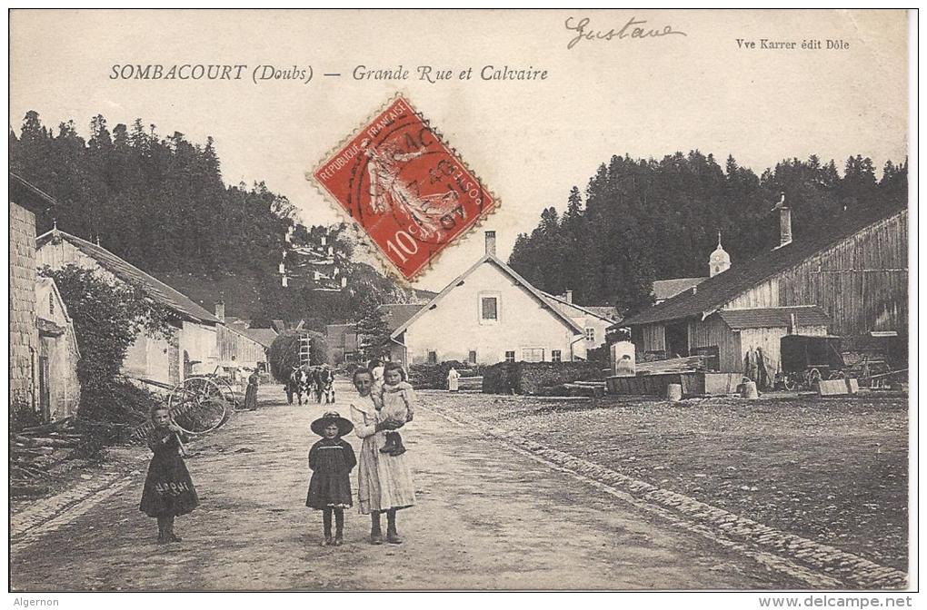 7535 - Sombacourt (Doubs) Grande Rue Et Calvaire Char De Foin Et Boeufs - Autres & Non Classés