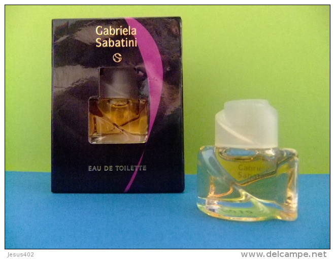 MINIATURE  EAU DE TOILETTE -- GABRIELA SABATINI  --  USA  -- 16 Fl Oz 4.9 Ml      ECHANTILLON DE COLLECTION - Miniatures Femmes (avec Boite)