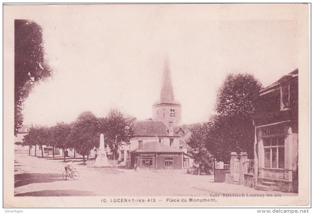 58 LUCENAY-les-AIX, Place Du Monument - Autres & Non Classés