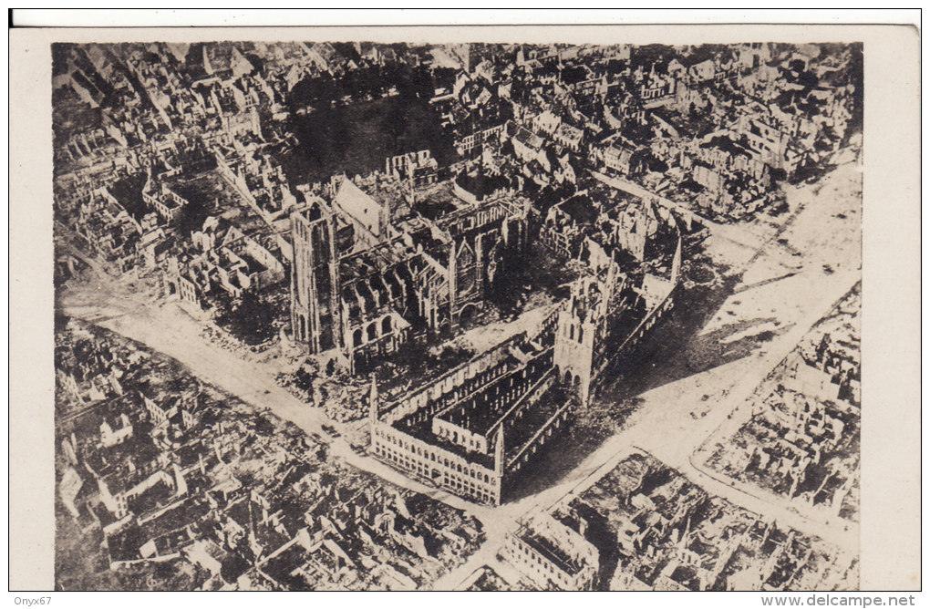 Carte Postale Photo Militaire Allemand YPERN-YPRES-IEPER (Belgique) Vue Sur Ville En Ruine -VO IR 2 SCANS - - Ieper