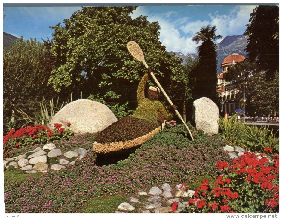 (199) Italy ?  Aviron Statue De Fleur - Flower Monument To Rowing - Aviron