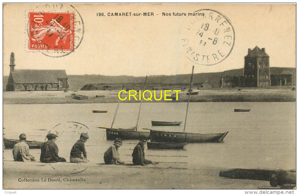 Cpa 29 Camaret, Nos Futurs Marins, 5 Enfants Assis Sur Le Quai, Belle Carte Pas Courante Affranchie 1911 - Camaret-sur-Mer
