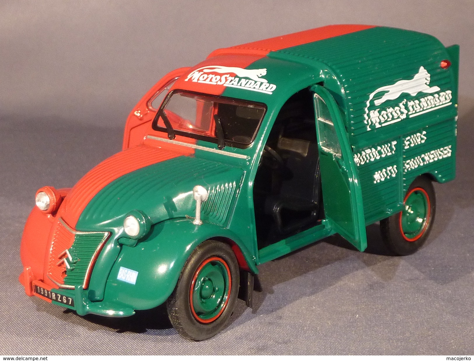 Universal Hobbies 6502, Citroën 2CV Fourgonnette Motostandard, 1:32 - Scale 1:32