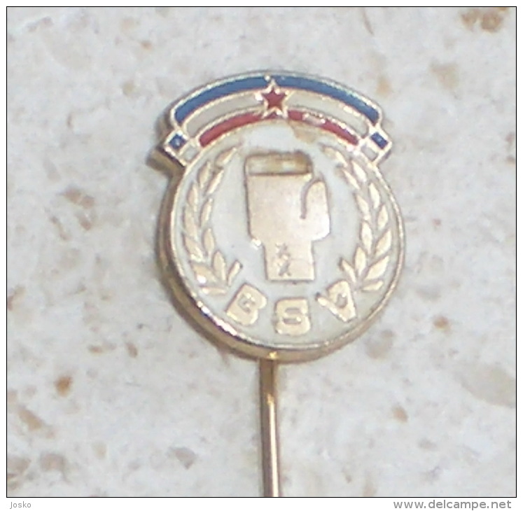 VOIVODINA BOXING FEDERATION - Yugoslavian Pin * Badge Boxing Boxe Boxeo Boxen Pugilato Boksen Anstecknadel Distintivo - Boksen