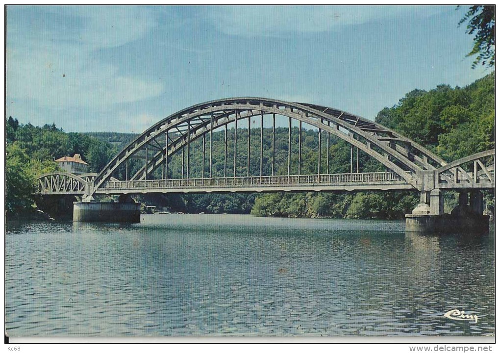 Le Pont Du Dognon - Le Chatenet En Dognon..... Bel Ouvrage Métallique!!!!!! - Puentes