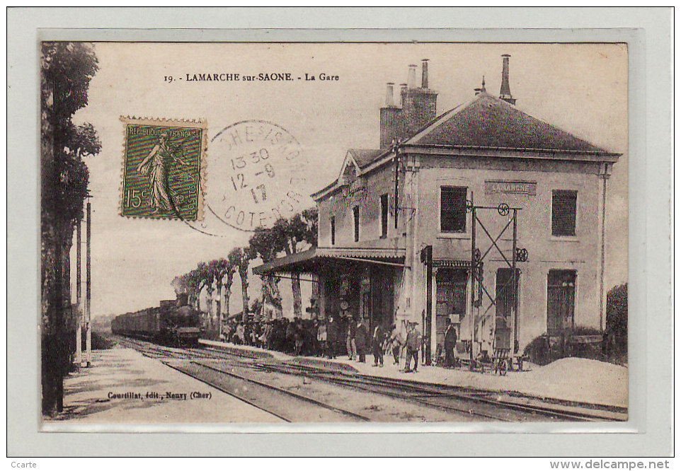 LAMARCHE-sur-SAÔNE (21) / CHEMINS DE FER / GARES AVEC TRAINS / La Gare, Arrivée D'un Train / Animation - Autres & Non Classés