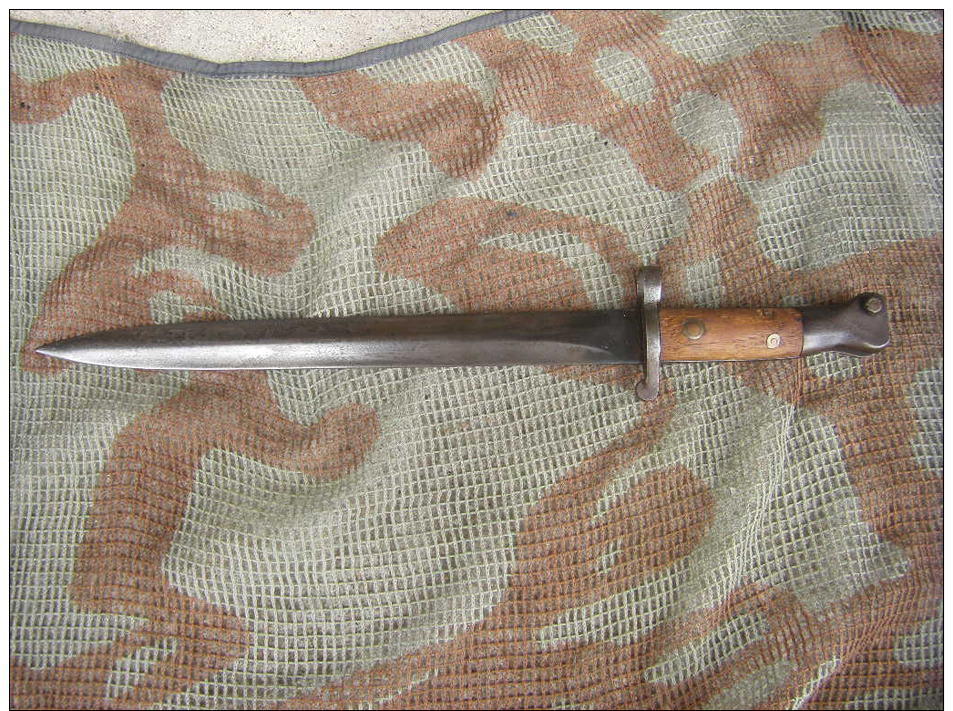 Baionnette  G B   1888 MKI  1e Type - Knives/Swords