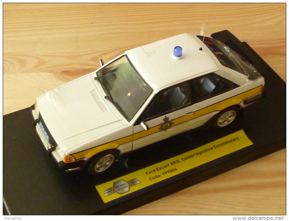 Model Icons 999004, Ford Escort XR3i Cambridgeshire Constabulary, 1:18 - Autres & Non Classés