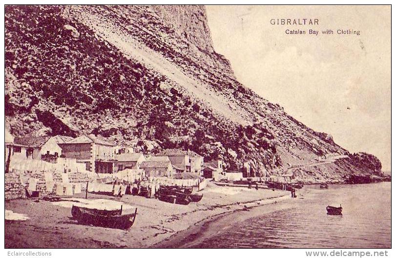 Europe  Gibraltar   Catalan Bay With Clothing - Gibraltar