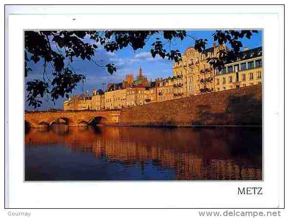 METZ  : Les Rives De La Moselle - Photo Olivier Anger N°46300100 - Metz Campagne