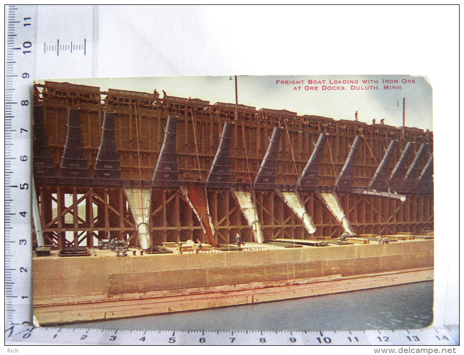 CPA USA  - Minnesota, Freight Boat Loading With Iron Ore At Ore Docks. Duluth Minn (cargaison De Fer) - Duluth