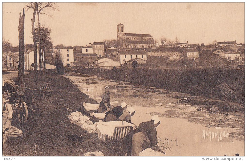 ¤¤  -  CHAILLE-les-MARAIS   -  Lavoir , Laveuses , Lavendières  -  ¤¤ - Chaille Les Marais