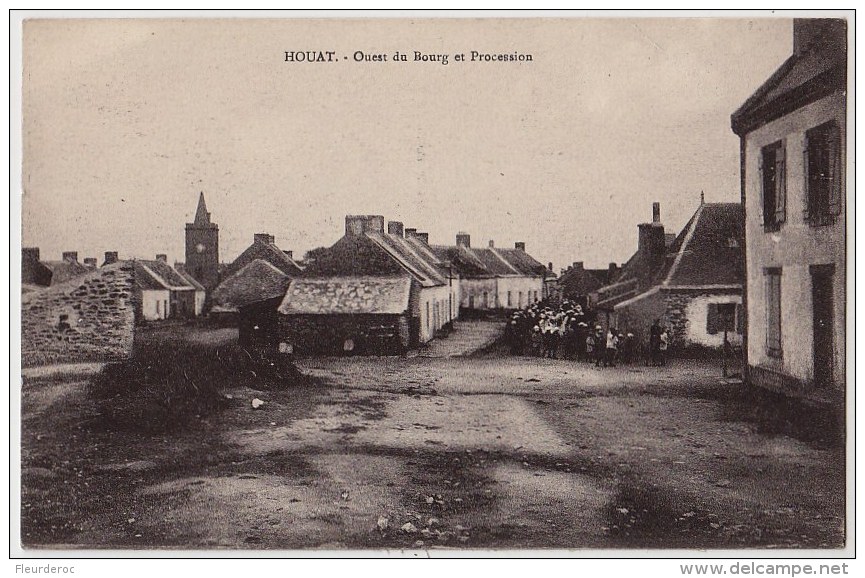 56 - B55676CPA - HOUAT - Ouest Du Bourg Et Procession - Très Bon état - MORBIHAN - Autres & Non Classés