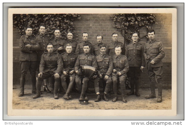 WW1 -  Group Of British Soldiers - Real Photo Postcard - War 1914-18